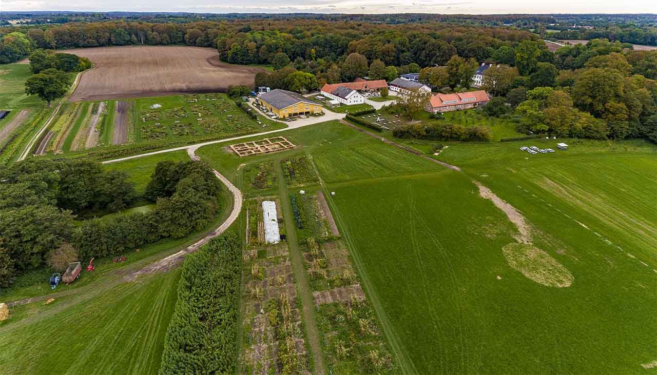 case-aarstiderne-farm